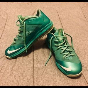 ❌SOLD ❌LeBron 10 ‘Easter’ Low SIZE 12